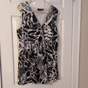 Ann Taylor Black & White Leaf-Print V-Neck Sleeveless Tunic